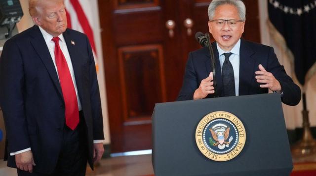 英伟达拒绝认罪，美国开始报复，拘留两名中国公民，恐重判20年