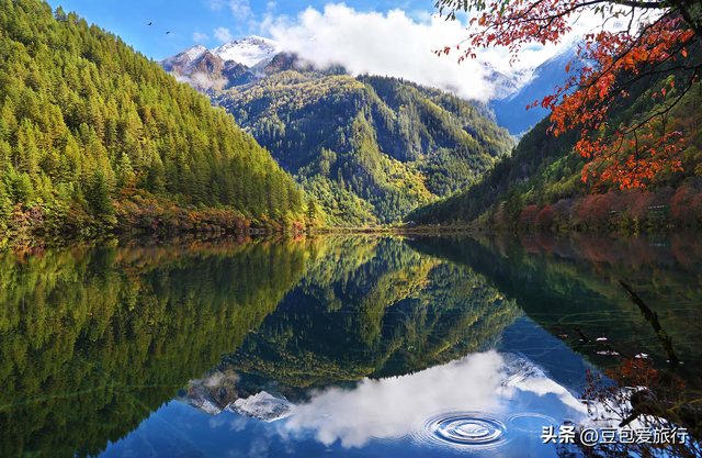 阿坝漫游记：雪山花海与羌寨古寺的十六次心动