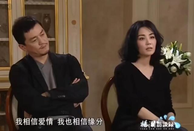 面相变了！49岁的马伊琍眼里的光消失了，王菲说果然没错