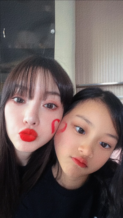 李小璐：年轻时管不住下半身，如今让自己的女儿买了单，她后悔么