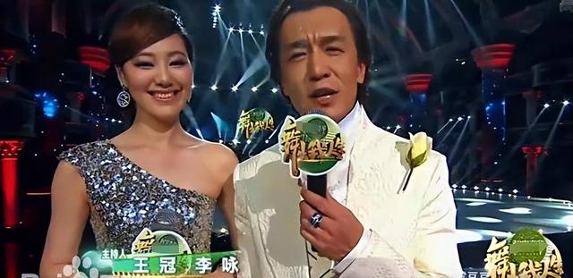 讨好大佬，陪睡上位	，遭央视“开除	”，她身上的标签哪个才是真的