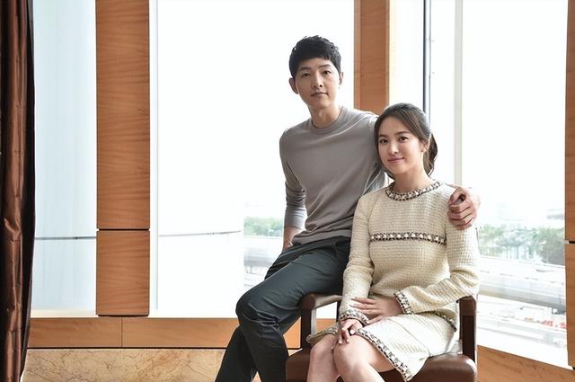 离婚5年，39岁宋仲基儿女双全，43岁宋慧乔独美