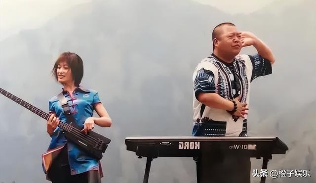 她连上5次春晚，私下却和恩师同居怀孕被骗流产，今57岁依然单身