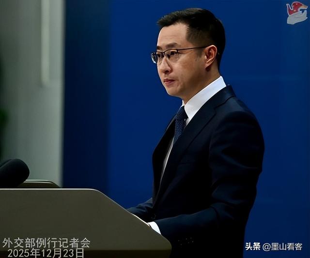 乌方访华回国后，泽连斯基通告全球	，恐要制裁中方，理由简直荒唐