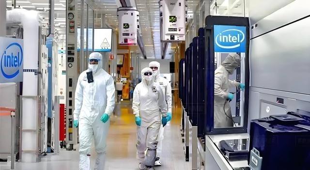 美媒：中国正将美国技术淘汰出局，美国芯片制造业的末日开始了