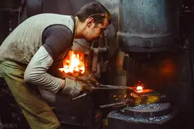 那个冬天，父亲收留一个修锅匠吃饭，竟意外促成一桩姻缘图片