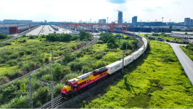 为难中国11天后，波兰正式宣布收手，转头却发现：中国已上硬菜