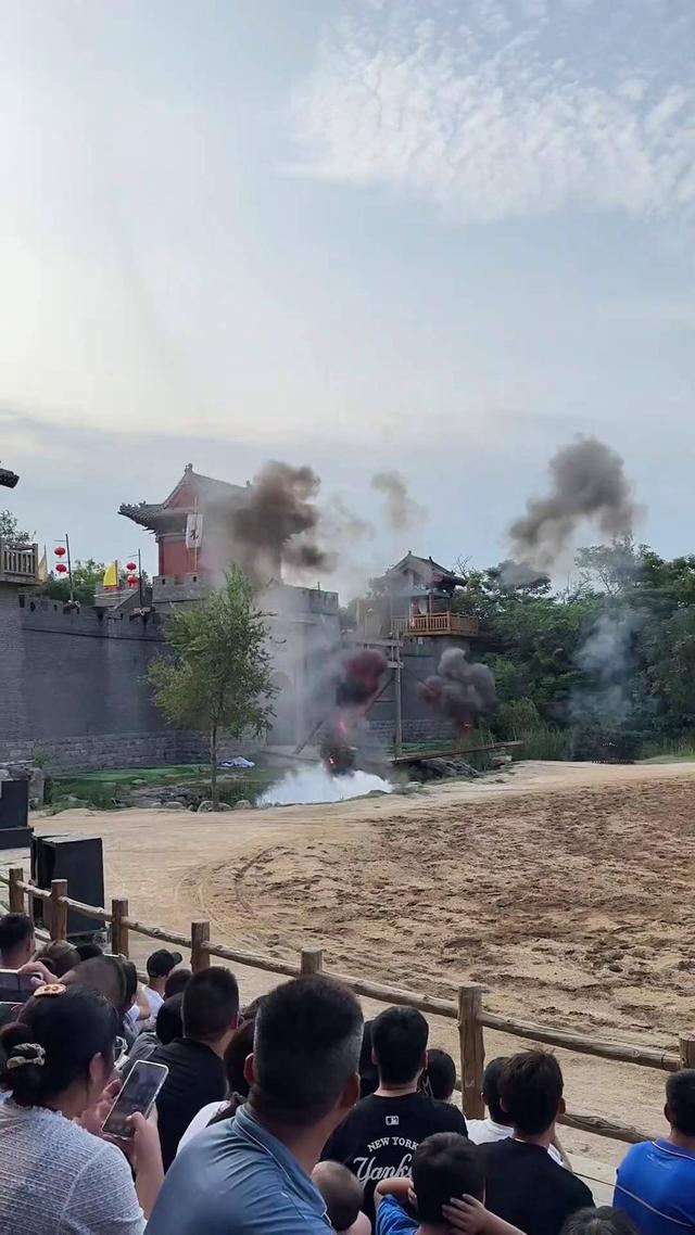 一年狂揽超12亿，三年暴涨15倍，河南出了个“中国迪士尼”