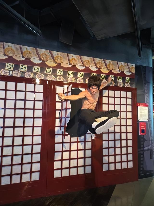门票半价没人去！又一网红景点跌落神坛，母公司巨亏47.9亿元