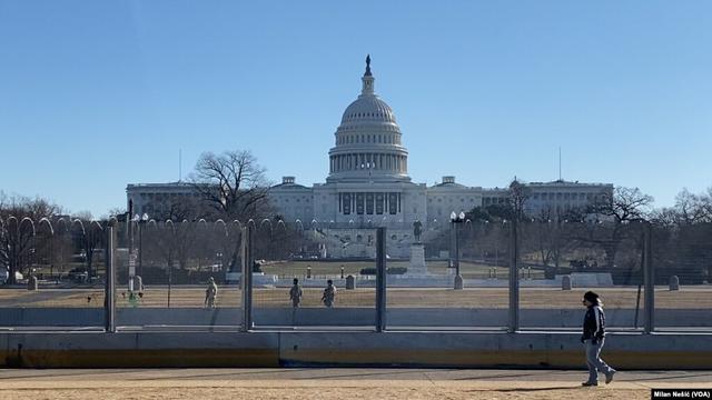 爱泼斯坦案会让美政界权贵团灭吗
