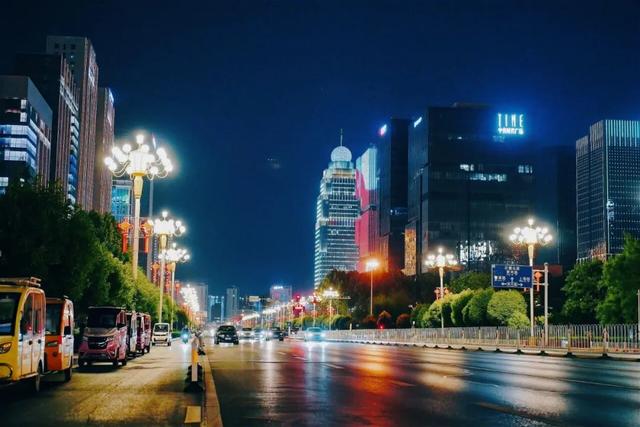 坐着BRT，逛吃临沂！这趟公交慢游，藏着整座城的烟火~