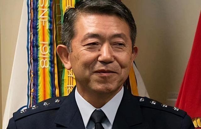 中日战场已经敲定？日本斥资9万亿！中方一纸禁令，高市已陷绝境