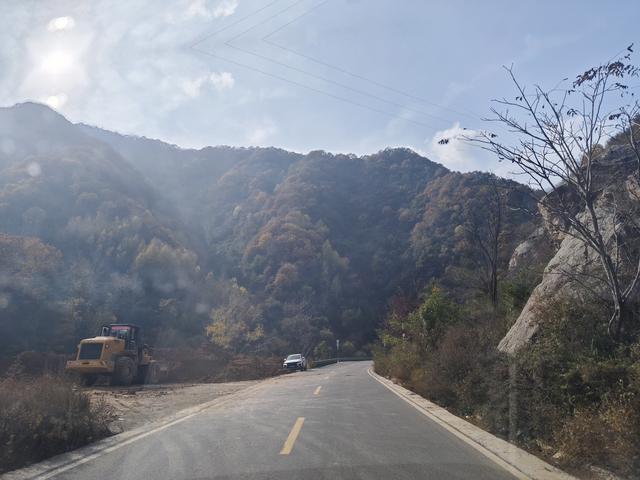 南行漫记：从卢氏走陕西S101红叶大道到南五台服务区露营