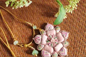 盘扣“转型”首饰，成了苏州年轻人的时尚单品图片