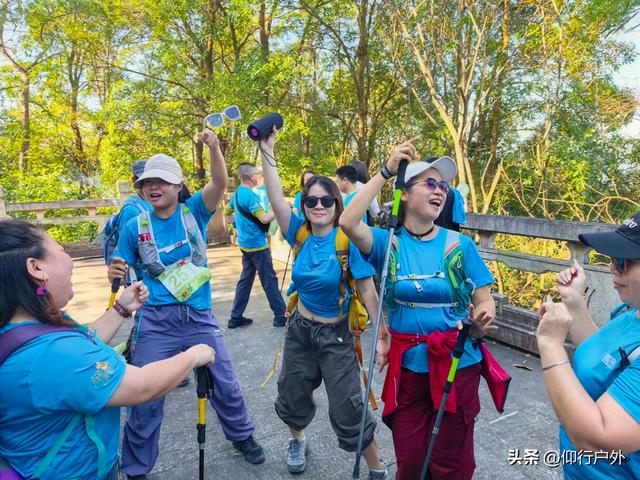 穿越万绿湖大型徒步