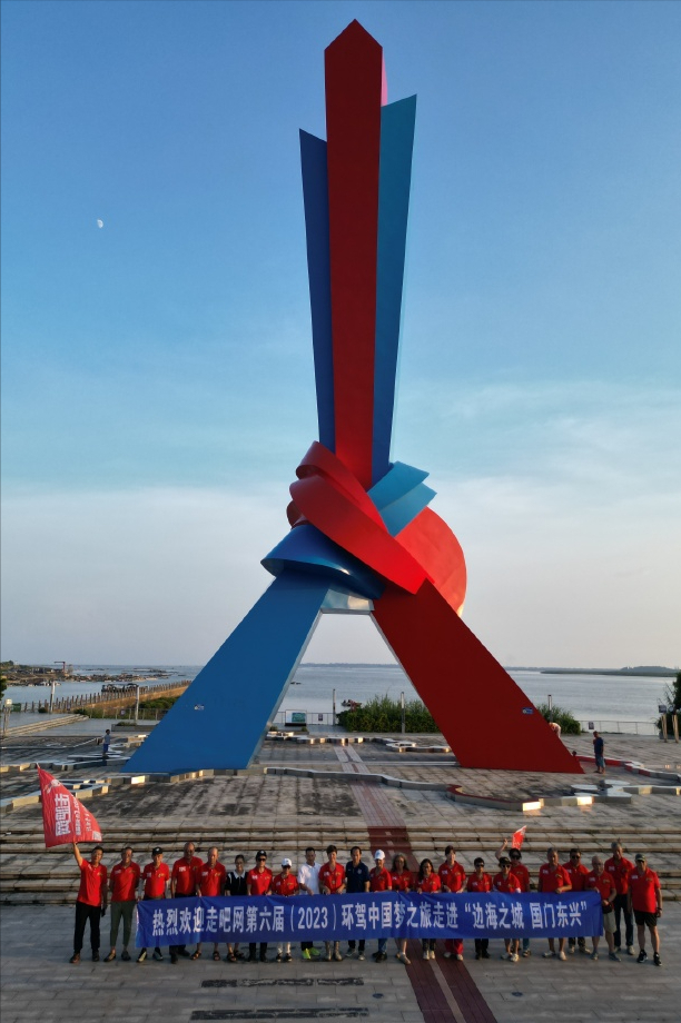 广西这座沿边、沿海、沿江的城市，一步横跨两国，10元直达越南！