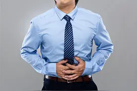 经常胃胀胃痛，打嗝放屁多，还便秘？一个千古方，把气排空就好了图片