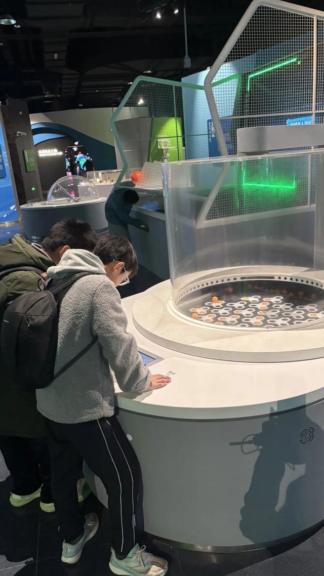 上海科技馆焕新升级，今天面向公众开启首场压力测试！小布带你探营→