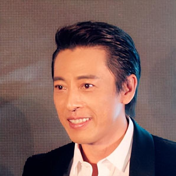 夫妻俩为了不变老，坚持31年不吃肉不生子，如今59岁近照不敢认