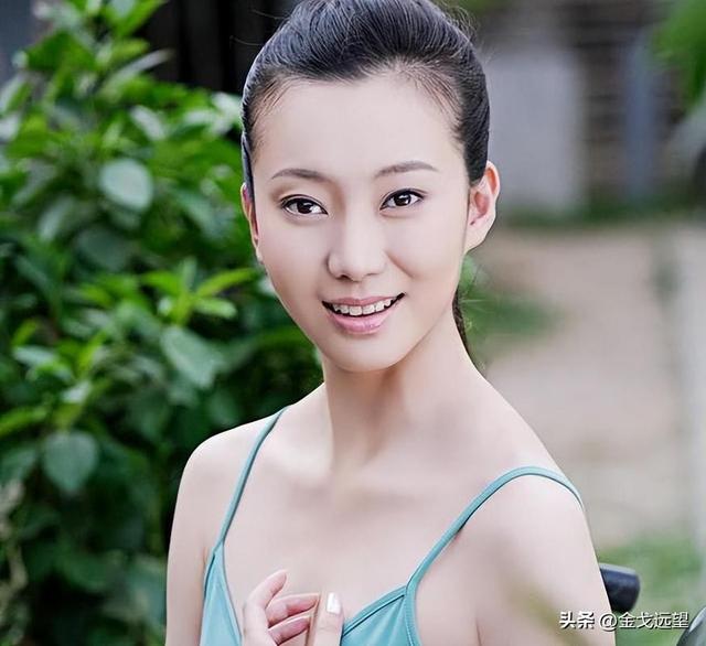 国安“点名	”75岁张艺谋	，释放三个强烈信号，巩俐的话真没说错