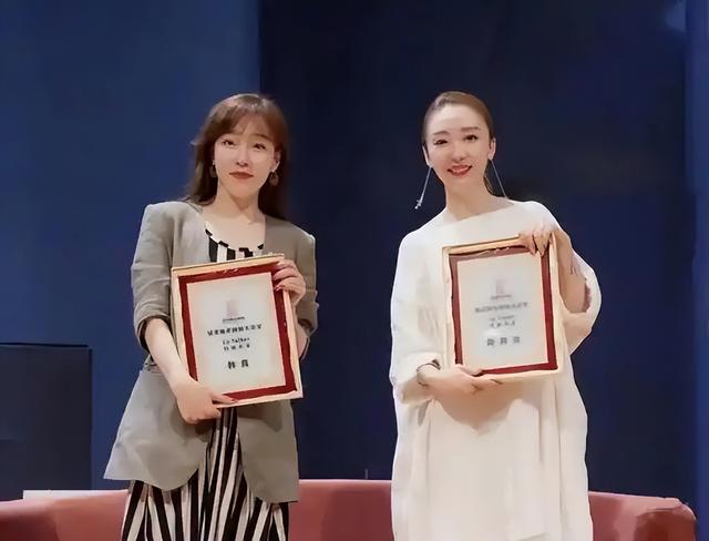 九三文艺晚会总导演身份曝光，原来是她们，难怪看得人热血沸腾