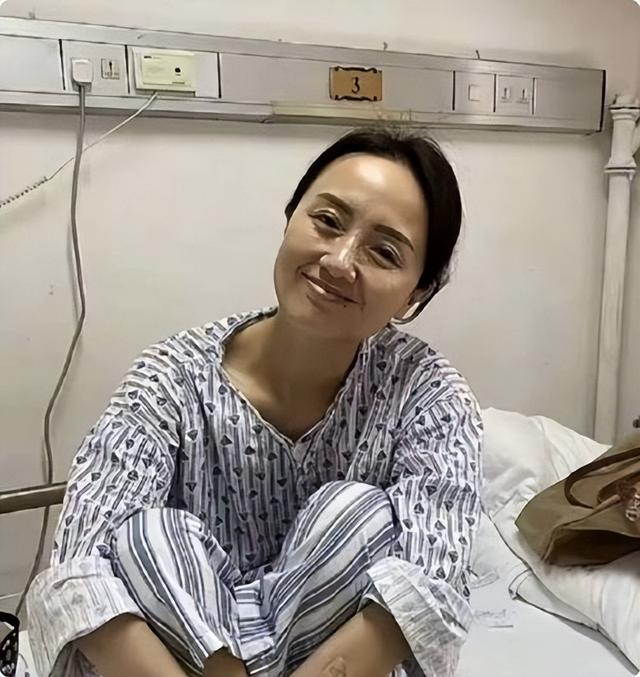 辛柏青丧妻刚满100天，离谱的事就发生了，被撮合娶马伊琍引争议