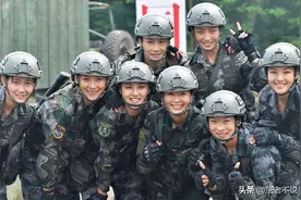 特种兵之火凤凰：八位女主婀娜多姿，令人眼花缭乱，各个身怀绝技图片