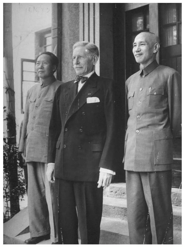 蒋介石在日记里坦言：重庆谈判放走毛泽东，全是因为这两点！