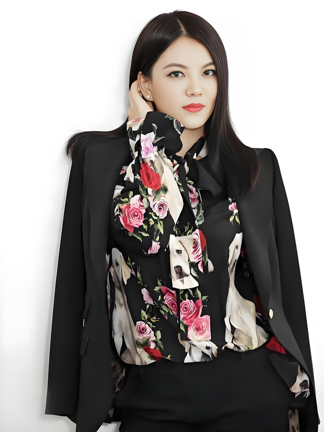 李湘风波再发酵！家境被扒底朝天	，父母身份曝光，原来何炅没说错