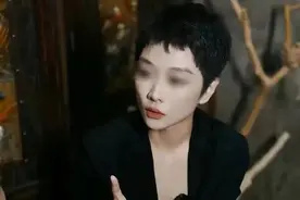 拍了5段狼性表演视频，为啥百度美女副总裁丢了千万年薪图片