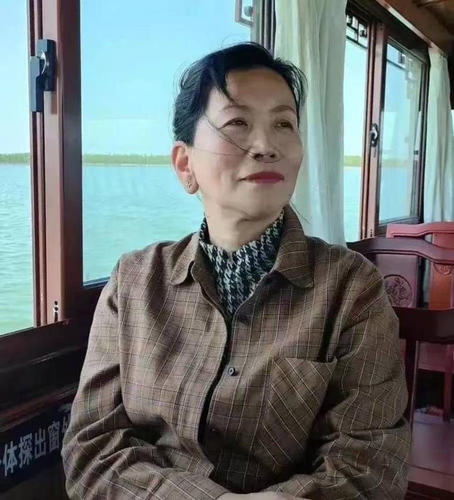 江波 I 谁在迷宫里埋下梦幻的密码