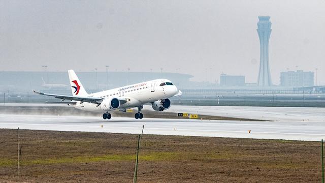 中美欧客机交付量对比：空客306架，波音仅280架，中国商飞呢？