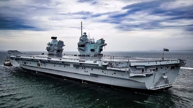 又让张召忠说中了？东拼西凑550亿建的2艘航母，如今彻底成为累赘