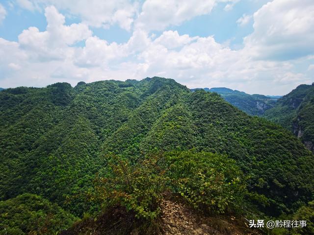 老人岩与磨刀岩：走过万仞崖壁之间不足一尺宽的险峻小道