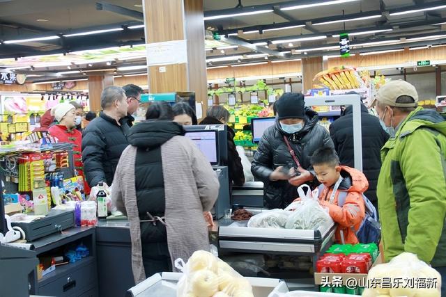 小区1号楼停电·徒步下楼·逛一圈的趣事