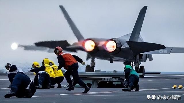 美国海军 F/A-XX 隐形战斗机项目！关键决策、技术革新与战略博弈！