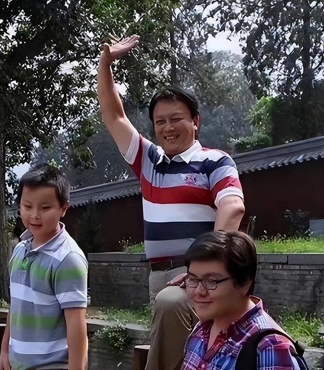 没想到，阅兵结束不到半月	，唐国强因一个举动，再次实现口碑暴涨