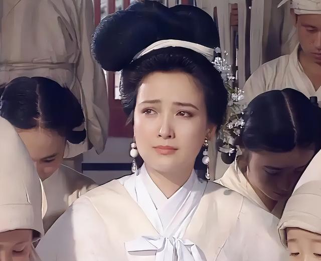 61岁何晴去世，死因曝光，下嫁三婚许亚军	，最后10年过得痛苦凄凉