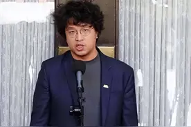 “黑熊学院”募款被疑贩卖“抗中”恐惧，侯汉廷痛批沈伯洋可耻图片