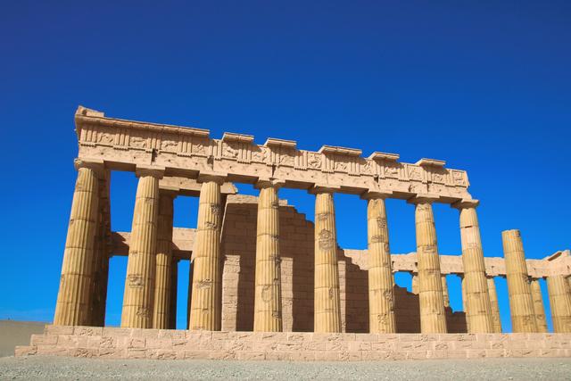 敦煌丝路遗产城，戈壁滩上的影视基地，看一场艺术与自然的盛宴