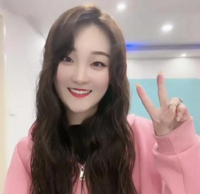 陈亚楠分手四年处境坎坷，店倒闭还欠债，弟弟房车梦彻底落空