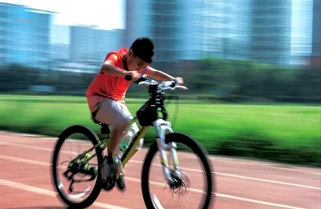 骑了一两年还卡25kmh？别盲目换车，这波低成本操作让你秒提速