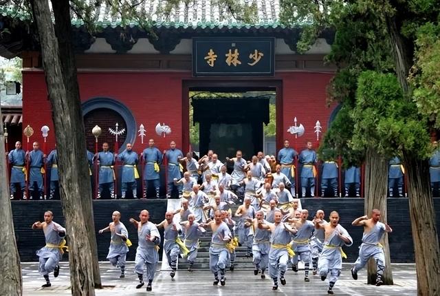李连杰早就发现真相了！少林寺没几个是真和尚，会武功也是假的