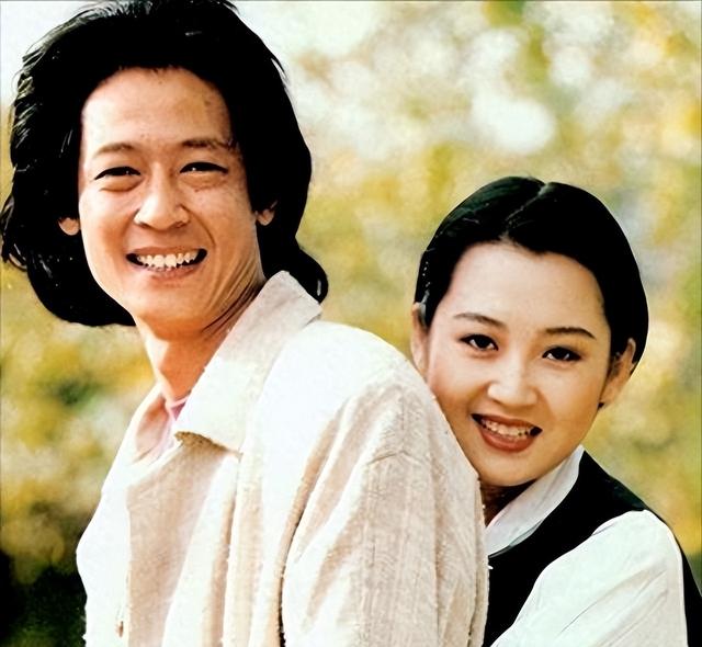 她一生 “风流成性、老少通吃”，撩汉无数，至今54岁却依旧单身