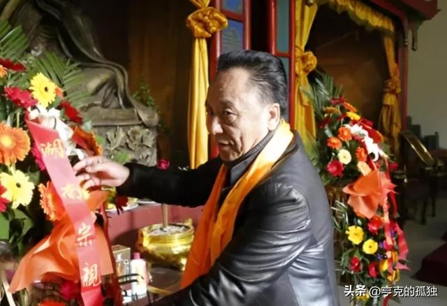包养10位情妇，睡觉翻牌生下11个私生子，75岁还在拼命生娃！