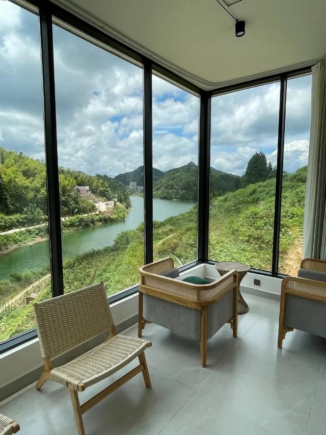 “云上花瑶”到底多好玩？！追雾漫山、清泉嬉水、篝火狂欢…从晨露一直清凉到星光！