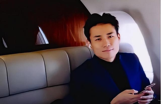 5 年前，靠倒卖口罩一年赚 60 亿元，住 5 万一夜酒店的他	，如今咋样了