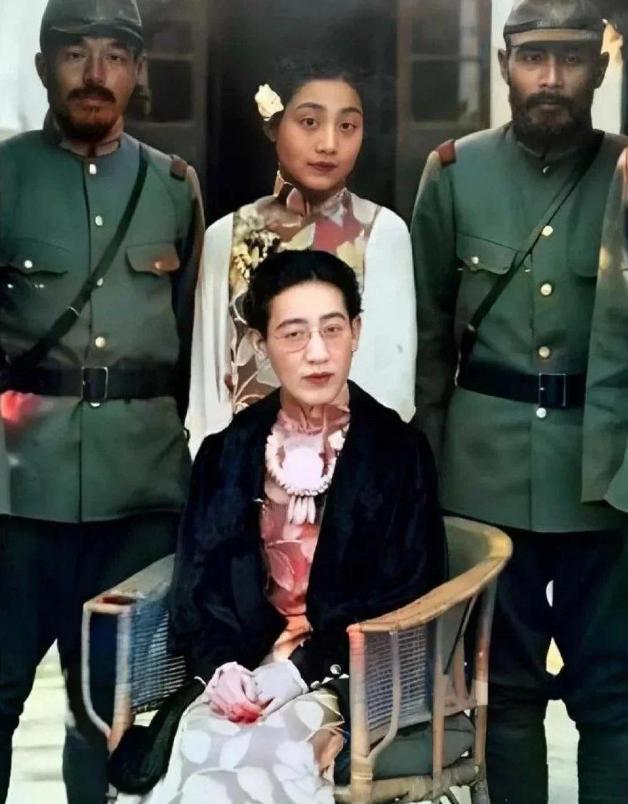 女间谍川岛芳子真实相貌：跟影视中差别太大，图4是玷污她的养父