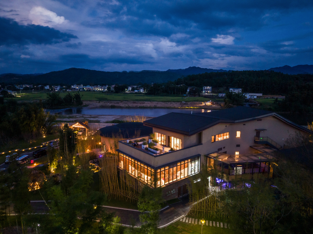 韶关新晋度假地，宛如现实版“绿野仙踪”，躺看星空的竹林民宿