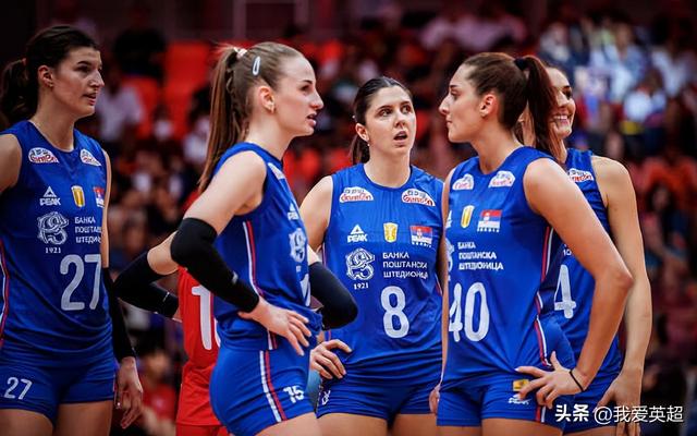 2-3！女排世锦赛卫冕冠军出局，3连冠梦碎后众将痛哭，失误送32分